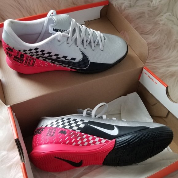 Nike Mercurial Vapor 13 Indoor Soccer Shoes - Picture 14 of 15